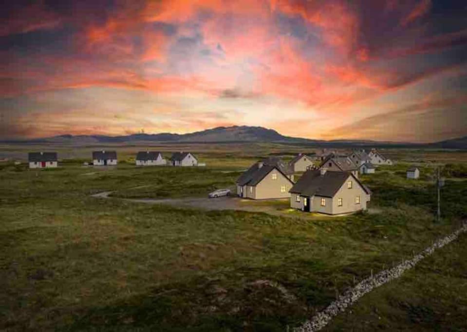 Pink Cottage Ballyconneely Zewnętrze zdjęcie